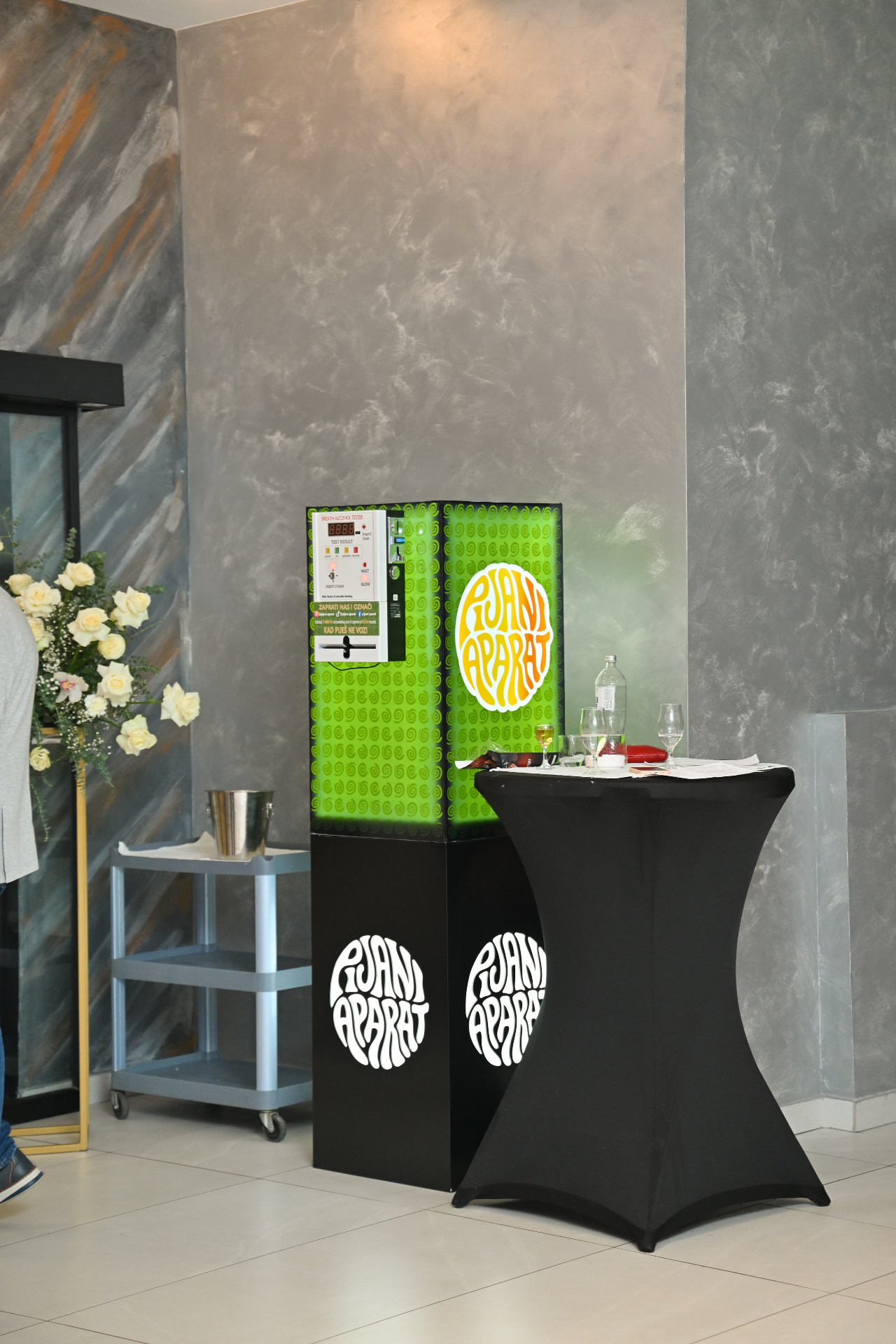 Pijani Aparat event u lokalu